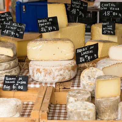 Guided Wine and Specialty Cheese Tasting in Montmartre 5
