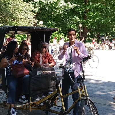 Guided Tour inside Central Park with Pedicab