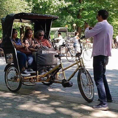 Guided Tour inside Central Park with Pedicab 4
