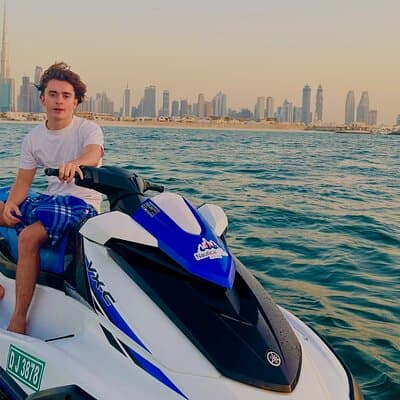 Jet Ski : Admire the Skyline & the Majestic Burj Khalifa 30 MIN