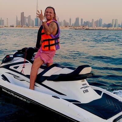 Jet Ski : Admire the Skyline & the Majestic Burj Khalifa 30 MIN 4