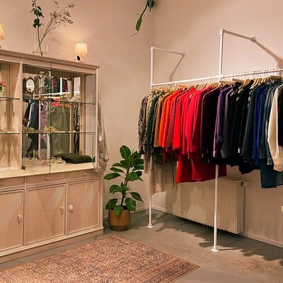 Clothes Shopping Tour, Vintage and Thrift, local Dutch guide 2