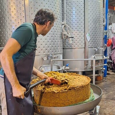 Urban winery tour, premium tasting flight & tapas 5