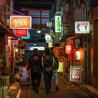 Tokyo: Shinjuku Golden Gai Bar Hopping that only locals know