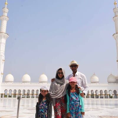Abu Dhabi Sightseeing Tour with Temple Visit 2