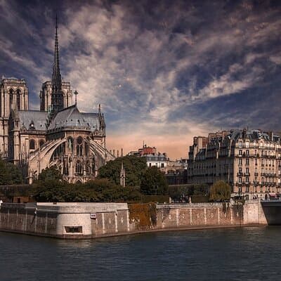 Paris Essentials Private Tour by a born-and-raised Parisian guide 3