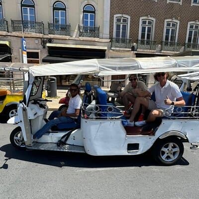 Lisbon Historical Tuktuk Tour in Alfama 2