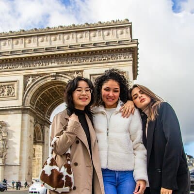 Paris Professional Photoshoot at the Arc de Triomphe 5