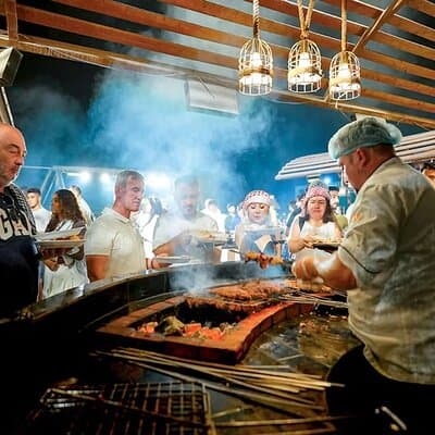 Thrilling Sunset Safari in Dubai with BBQ, Shows & Sand Boarding 3