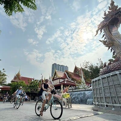Bangkok Thonburi Backstreets and 3 Peaceful Temple Bike Tour 4