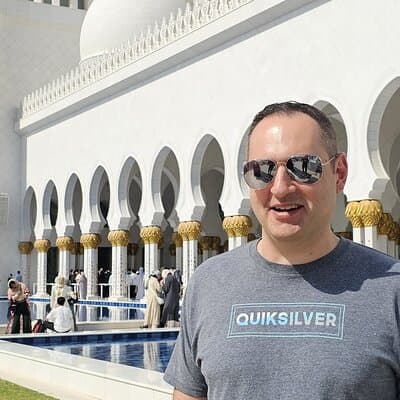 Dubai To Abu-Dhabi Tour:Grand Mosque, Emirates Palace & Corniche 3