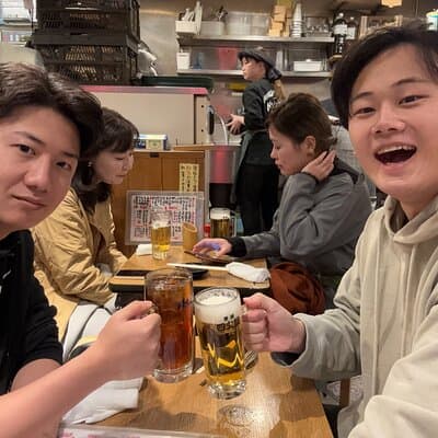 Tokyo: Private Shinjuku Bar Crawl Tour -3 Drinks & Local foods-