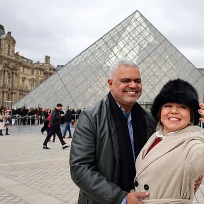 Full Day Private Tour of Paris in a Van with photoshoot included 5