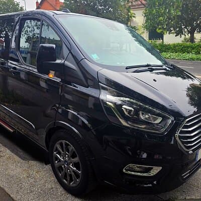 Full Day Private Tour of Paris in a Van with photoshoot included 3