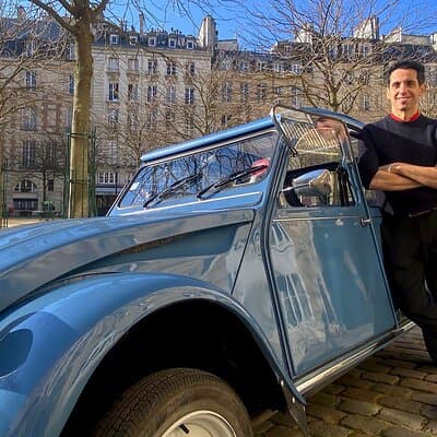 Private Paris Tour in a Classic 2CV 2