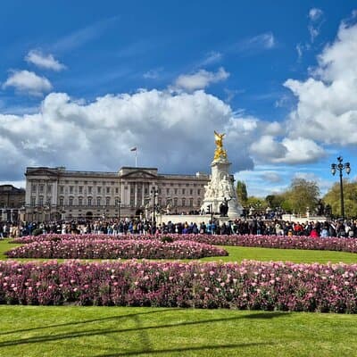London with Brazilian Guide Buckingham Palace and Big Ben 3