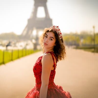 Private Professional Photoshoot near the Eiffel Tower in Paris 2