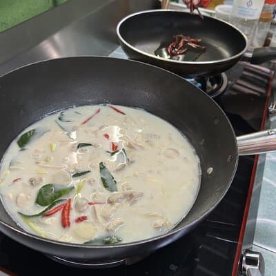 Authentic Thai Cooking Class in Bangkok with Apple & Family 4