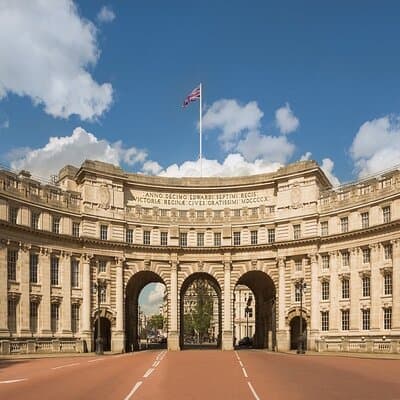 Discover London in Style with Your Private Blue Badge Tour Guide 2