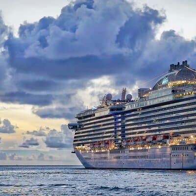 Private Cruise Transfers: AMS, Rotterdam, IJmuiden
