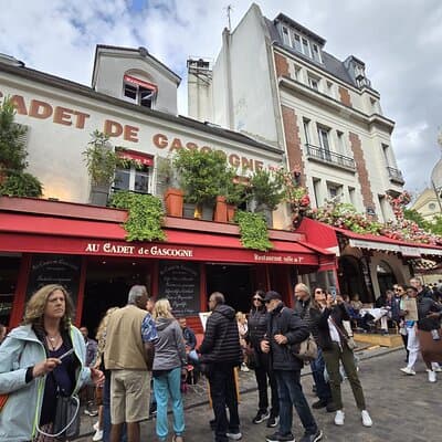 A Tapestry of Art and Romance in Montmartre 2
