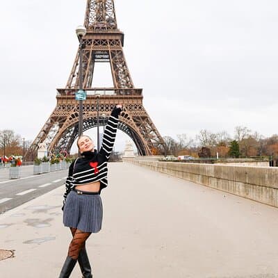 Exclusive Eiffel Tower Photo shoot - Chic & Timeless 2