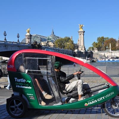 Private City-Tour by rickshaw bike in Paris : The "Napoléon"