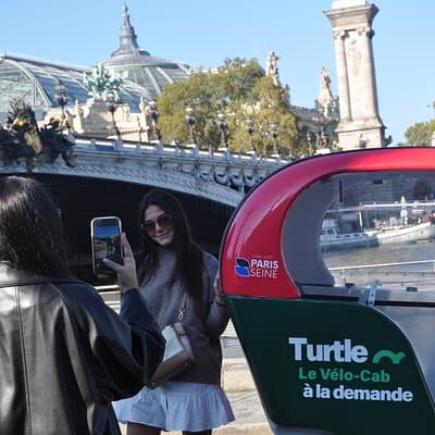 Private City-Tour by rickshaw bike in Paris : The "Napoléon" 4
