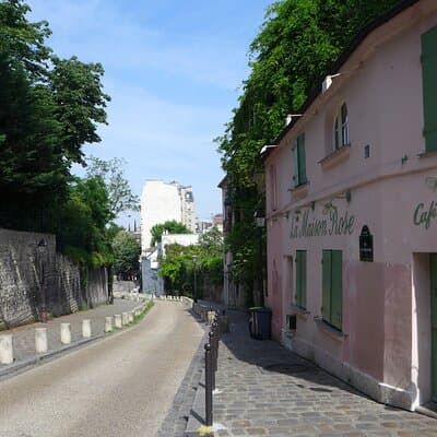 Montmartre Walking Tour, A Journey Through Art and History 4