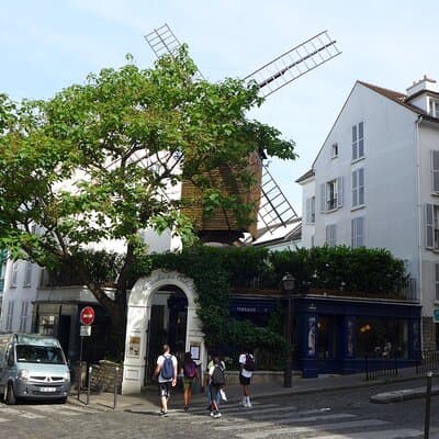 Montmartre Walking Tour, A Journey Through Art and History 5