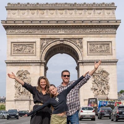 Paris Professional Photoshoot at the Arc de Triomphe 3