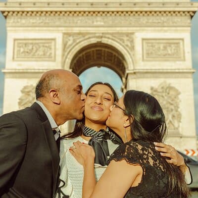 Paris Professional Photoshoot at the Arc de Triomphe