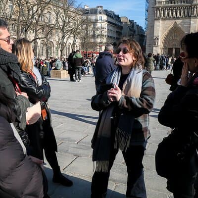 Paris Notre-Dame Cathedral Inside Guided Tour plus Neighborhood