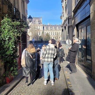 Paris Notre-Dame Cathedral Inside Guided Tour plus Neighborhood 5