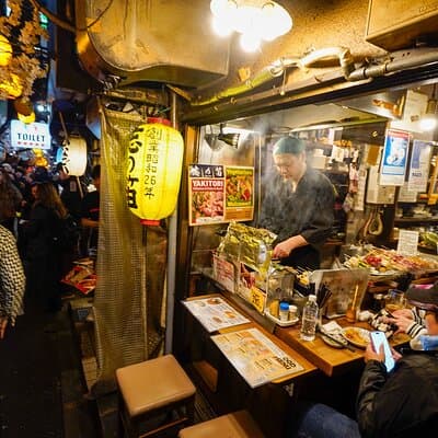 Tokyo Shinjuku Golden Gai Bar Hopping Night Tour 4