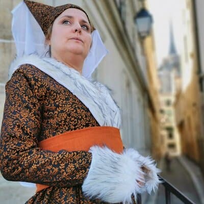 Unusual Guided Tour of Ile de la Cité Narrated by Isabeau