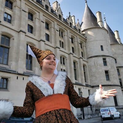 Unusual Guided Tour of Ile de la Cité Narrated by Isabeau 2