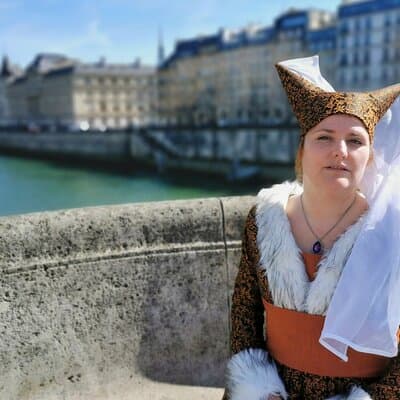 Unusual Guided Tour of Ile de la Cité Narrated by Isabeau 4