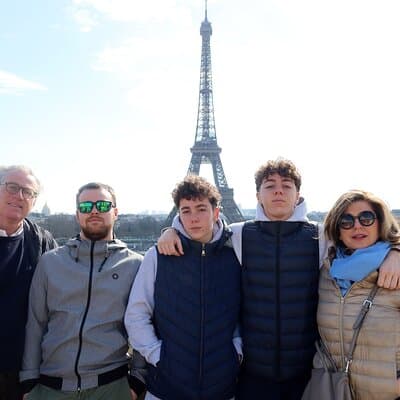 Full Day Private Tour of Paris in a Van with photoshoot included