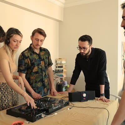 Istanbul Electronic Music and Culture Workshop From Local DJ 4