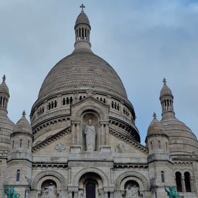Experience Guided Montmartre and Paris City tour