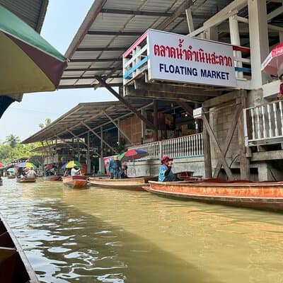 Floating Market and Railway Market Private Tour VIP Transport