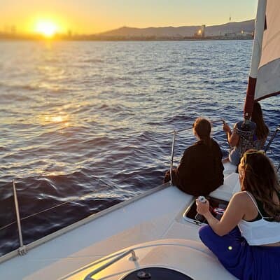 Cruise Excursion with Open Bar and Snacks in Barcelona 3