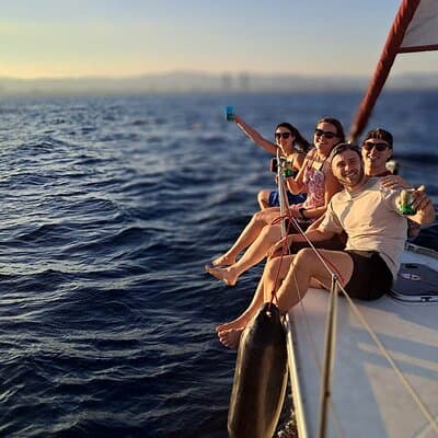 Cruise Excursion with Open Bar and Snacks in Barcelona
