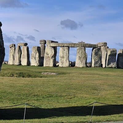 Private Stonehenge, Avebury & Mystical Car Tour + Guide