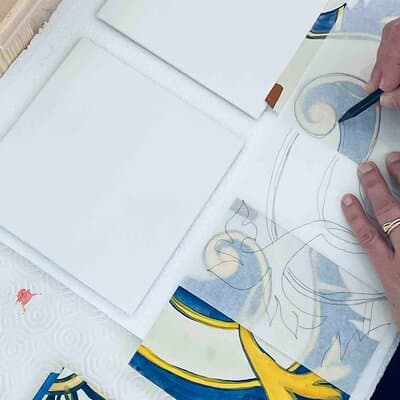 Paint tiles and create unique pieces in an art gallery in Lisbon 5