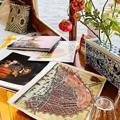 Historic private boat tour Amsterdam