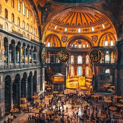 Discover Istanbul Walking Tour in Spanish 4