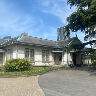 Discover the History of Shinjuku Gyoen – Private Walking Tour 5