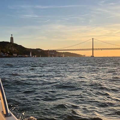 Lisbon: Sunset Tour, Cozy Boat with Few People 2